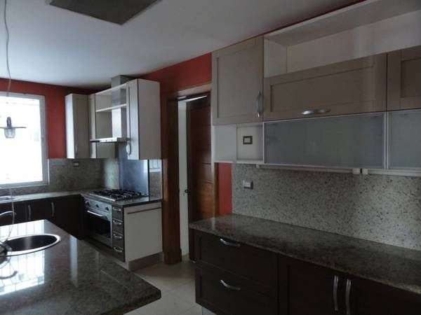 Gorgeous 3 Bedrooms Apartment In An